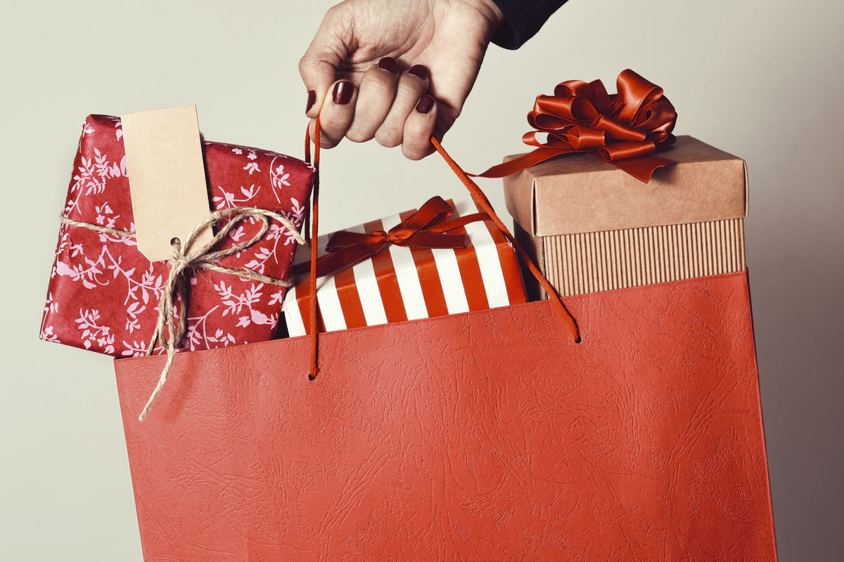 Help Employees Save Money on Christmas | Reward Gateway AU